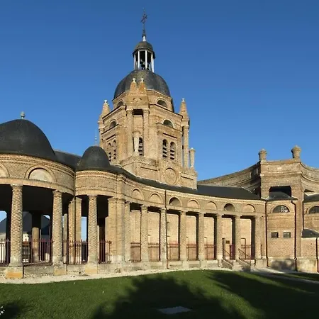 Confortable Avec Parking Charleville-Mézières